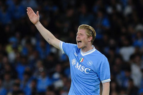 Il Napoli ribalta il Lecce e si prende i tre punti