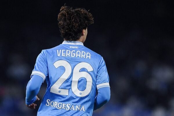 Napoli, tegola Vergara: calciatore fuori due mesi
